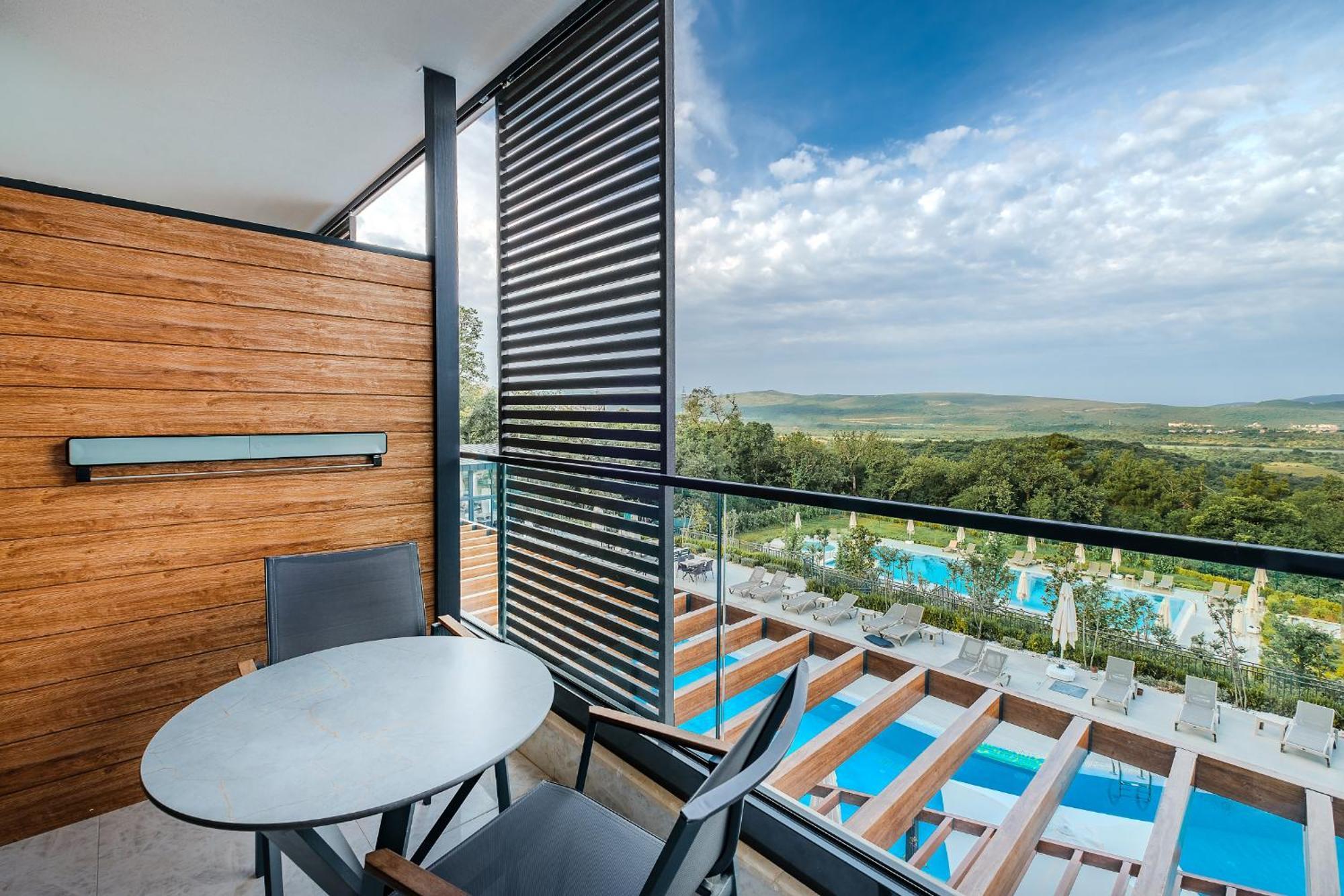 Montenegro Lodge Kavac Room photo Balcony of a suite at the Hilton Athens